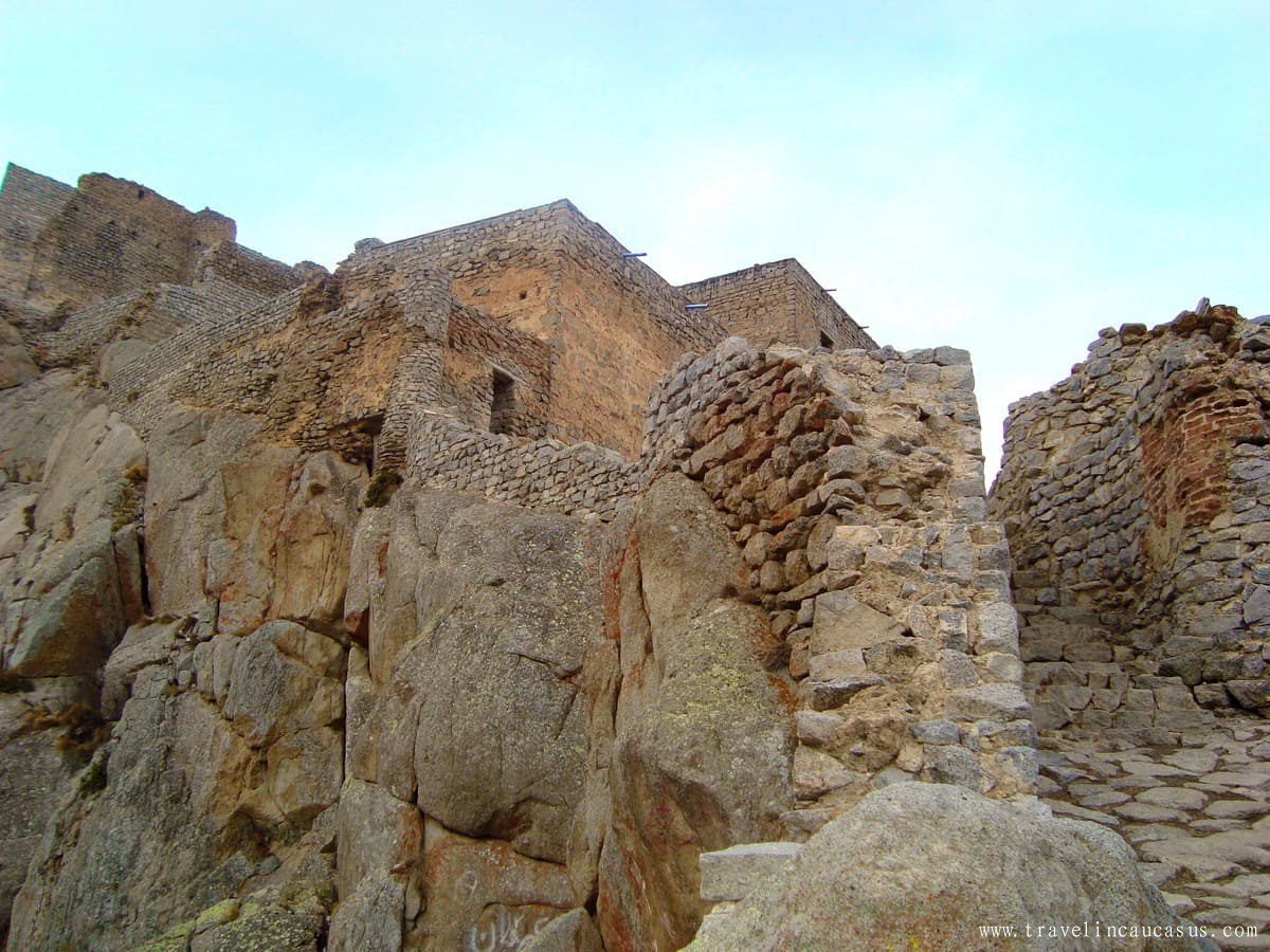 Azerbaigian-Orientale-Il-Castello-Di-Babak-4-min.jpg