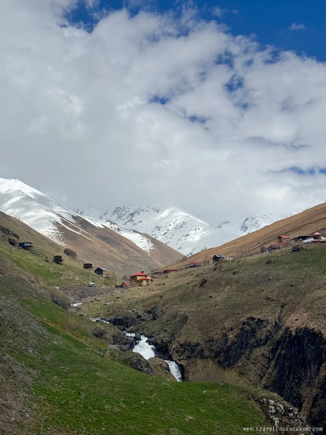 格鲁吉亚Juta🇬🇪5月卡兹别克雪山徒步攻略_3.jpg