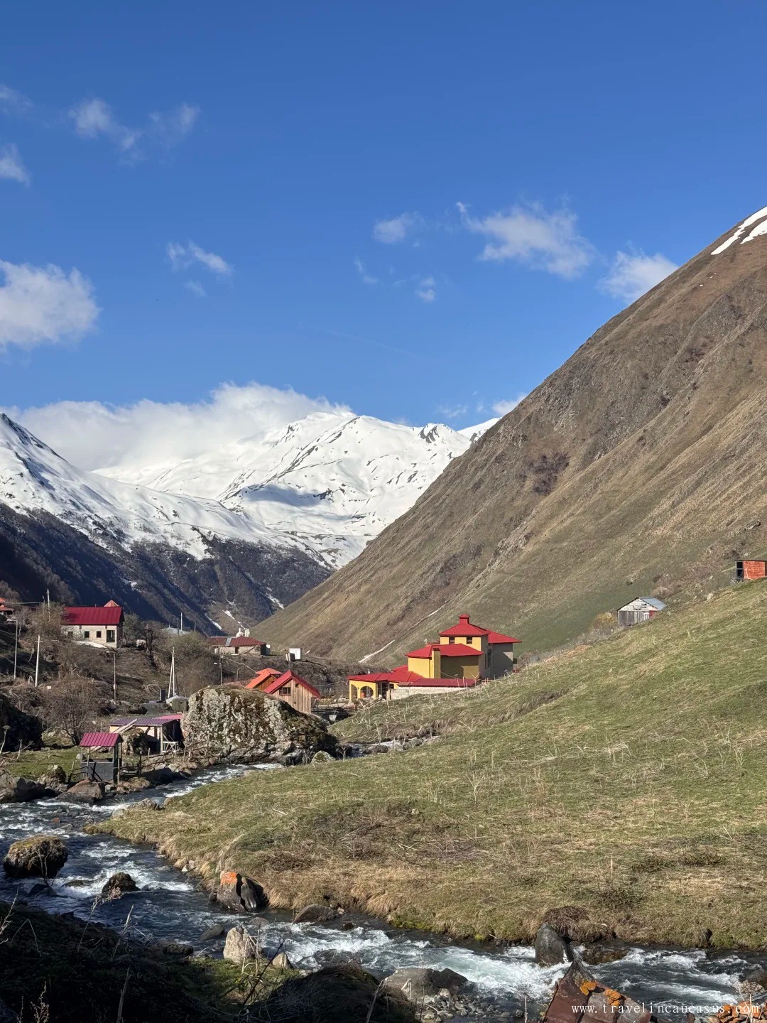 格鲁吉亚Juta🇬🇪5月卡兹别克雪山徒步攻略_2.jpg