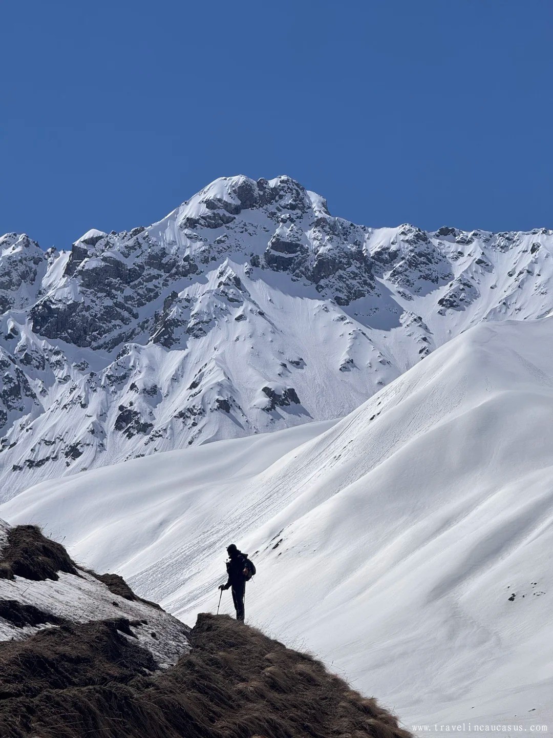 格鲁吉亚Juta🇬🇪5月卡兹别克雪山徒步攻略_1.jpg